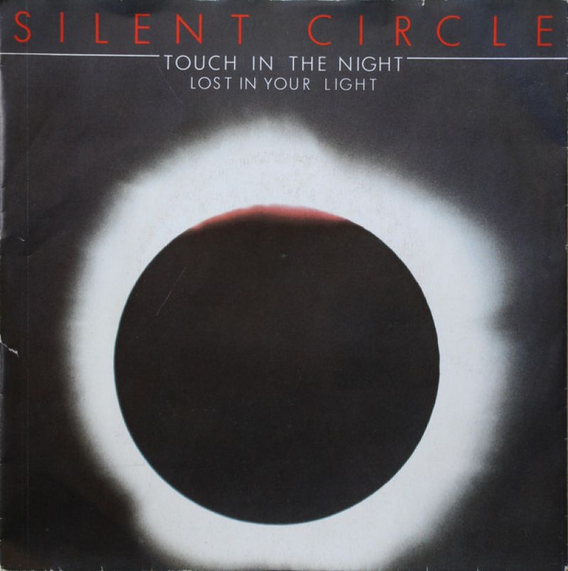Фото silent circle touch in the night