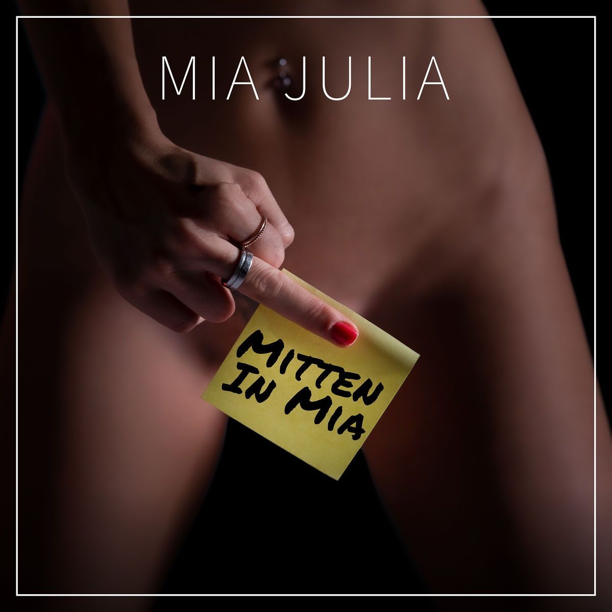 Nackt mia julis Mia Julia